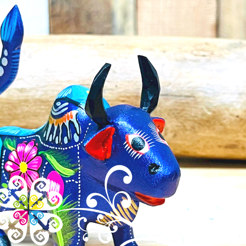 Small Bull Alebrije - Handcarve Wood Decoration Figure