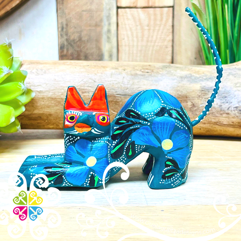 Medium Laying Down Cat Alebrije- Handcarve Wood Decoration Figure