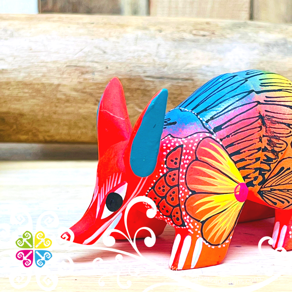 Small Armadillo Alebrije - Handcarve Wood Decoration Figure