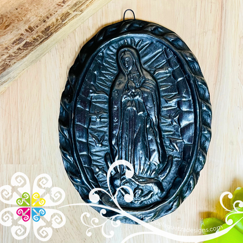 Medium Flat Virgen Guadalupe - Barro Negro Oaxaca