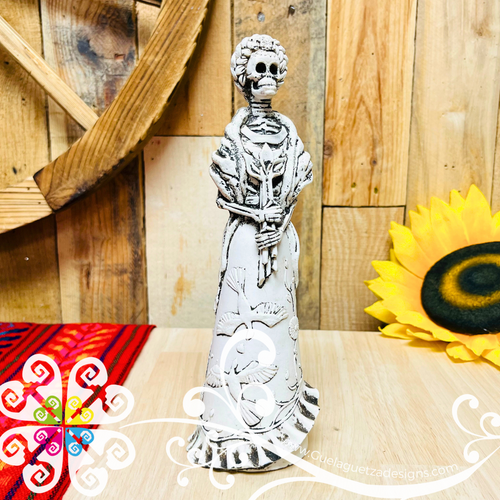 Frida Holding Calla Lilly - Day of the Dead Decoration Resin Statue