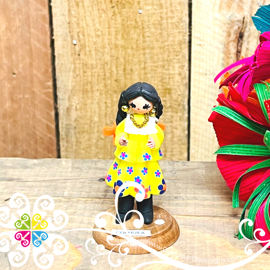 5- Coahuila Little Doll Figurine - Fondant Doll