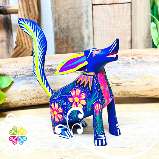 Medium Alfa Wolf Alebrije - Handcarve Wood Decoration Figure