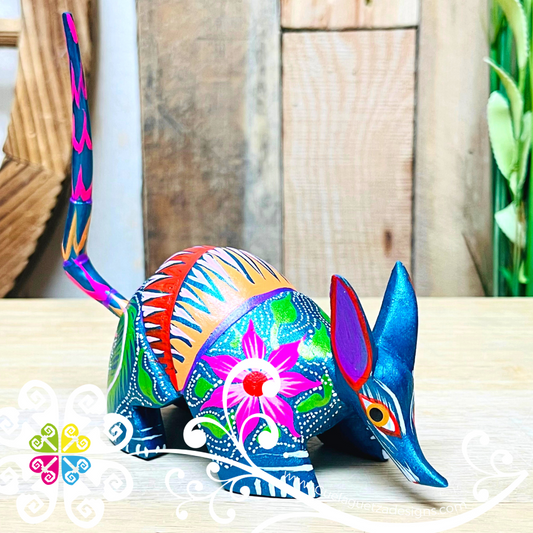 Medium Armadillo Alebrije - Handcarve Wood Decoration Figure