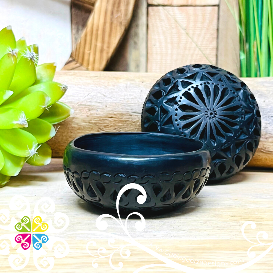 Medium Round Jewelry Box - Barro Negro Oaxaca