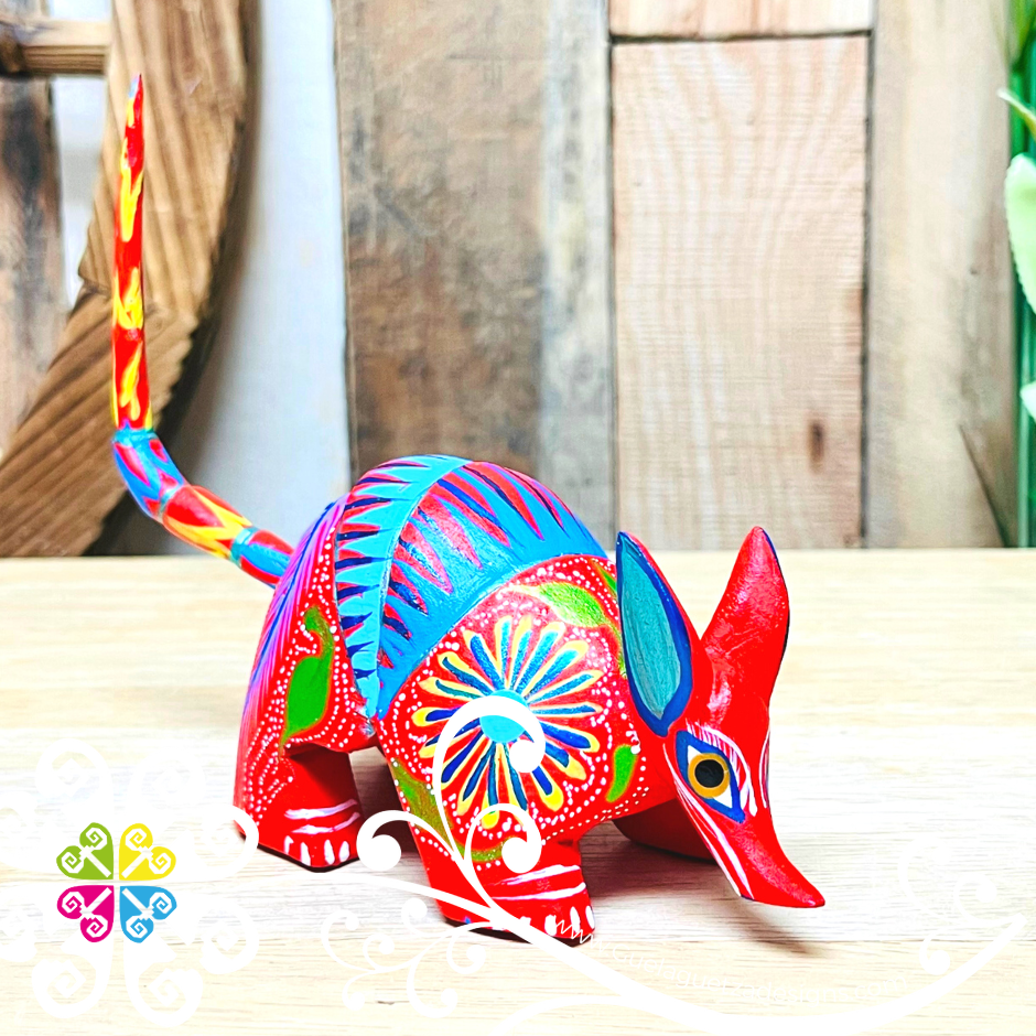 Medium Armadillo Alebrije - Handcarve Wood Decoration Figure