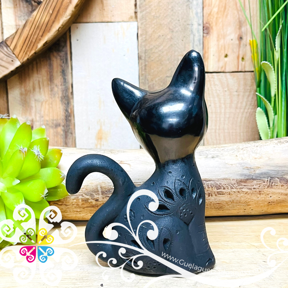 Small Cabezon Cat Black Clay Figure - Barro Negro Oaxaca