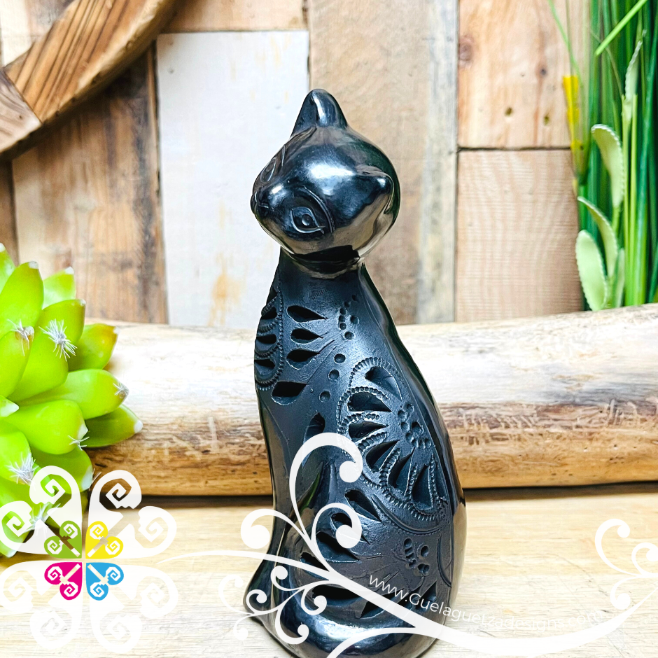 Small Bent Cat Black Clay Figure - Barro Negro Oaxaca