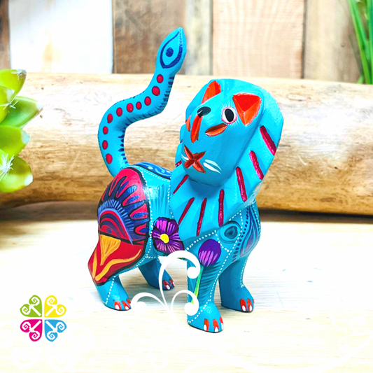 Small Lion Alebrije - Handcarve Wood Decoration Figure