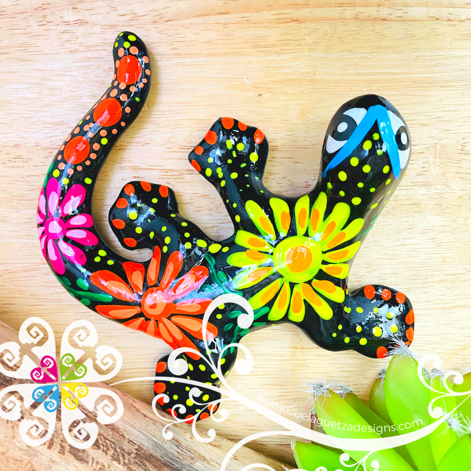 Small Clay Lizard Decor