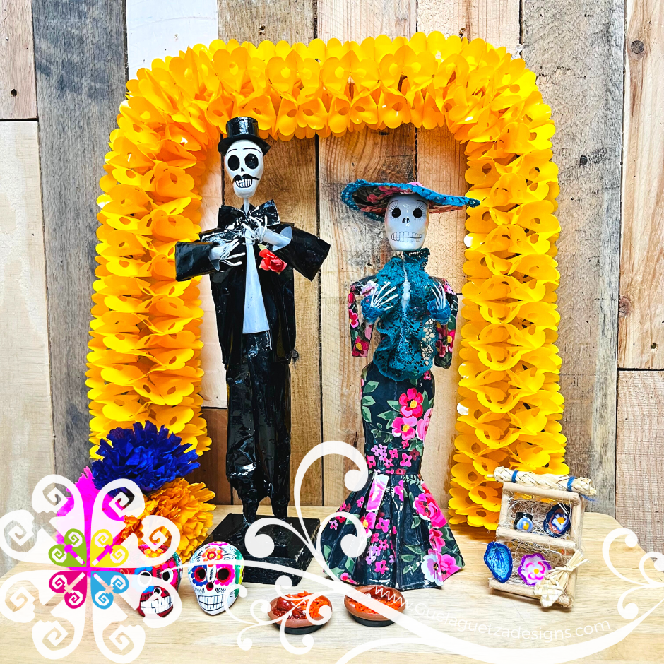 Small Catrina Couple Papel Mache Set - Day of Dead Decor