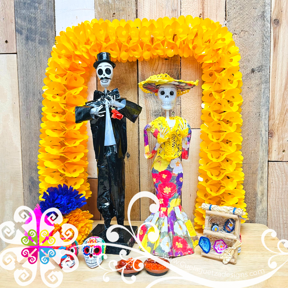 Small Catrina Couple Papel Mache Set - Day of Dead Decor