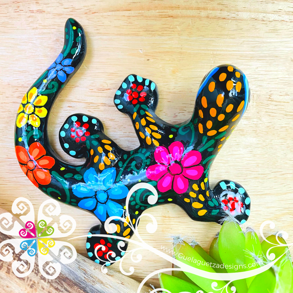 Small Clay Lizard Decor