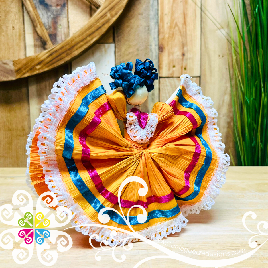 Small Corn Husk Doll - Wide Skirt