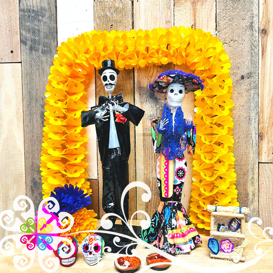 Small Catrina Couple Papel Mache Set - Day of Dead Decor