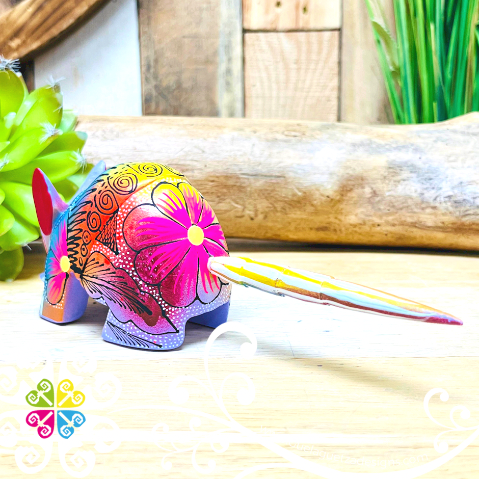 Small Armadillo Alebrije - Handcarve Wood Decoration Figure