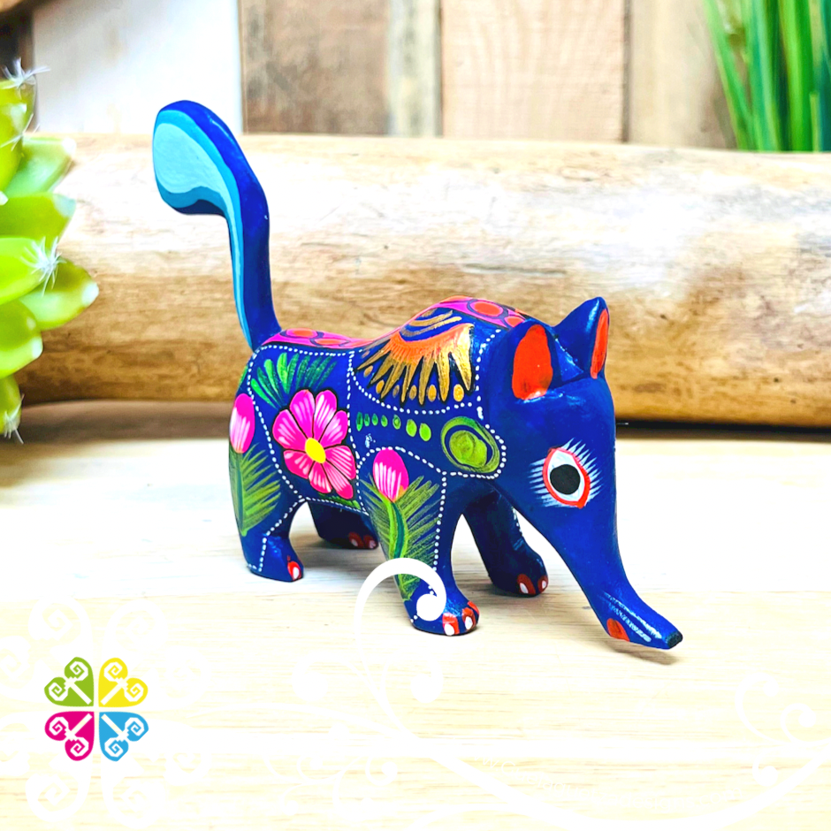 Small Anteater Alebrije - Handcarve Wood Decoration Figure