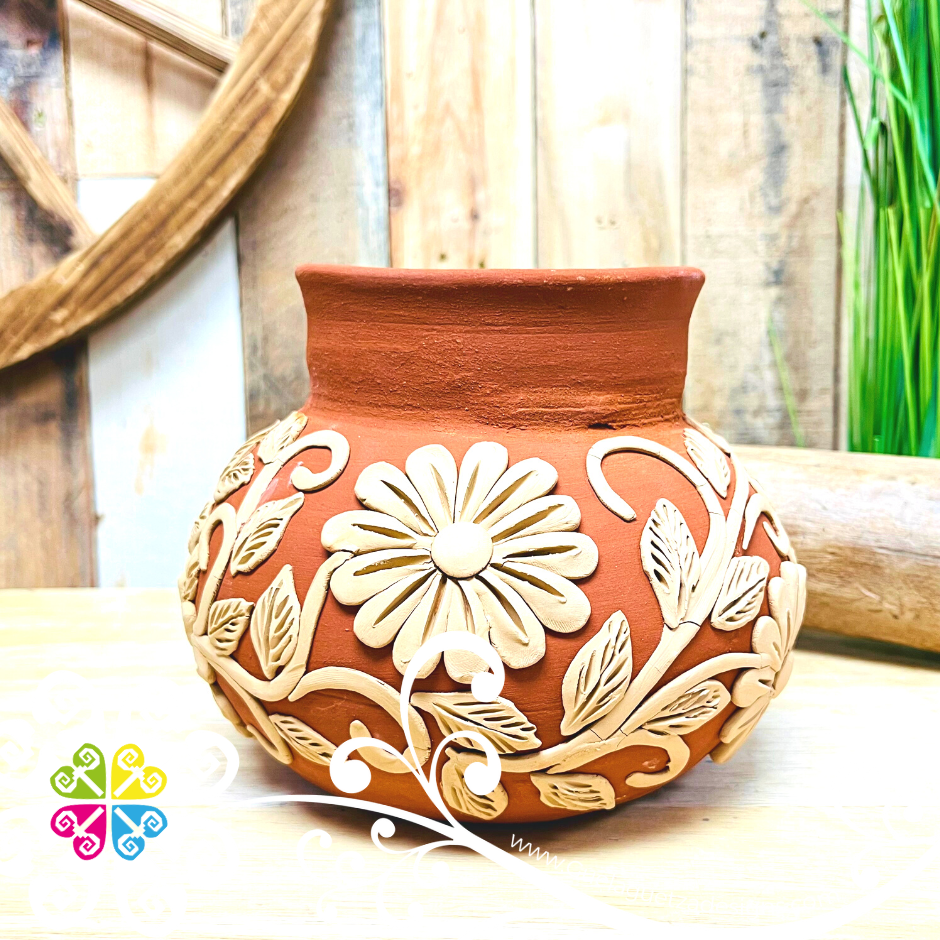 Small Margarita Flower Decorated Clay Ollita - Barro Bordado Oaxaca