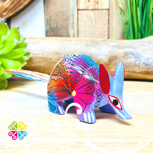 Small Armadillo Alebrije - Handcarve Wood Decoration Figure