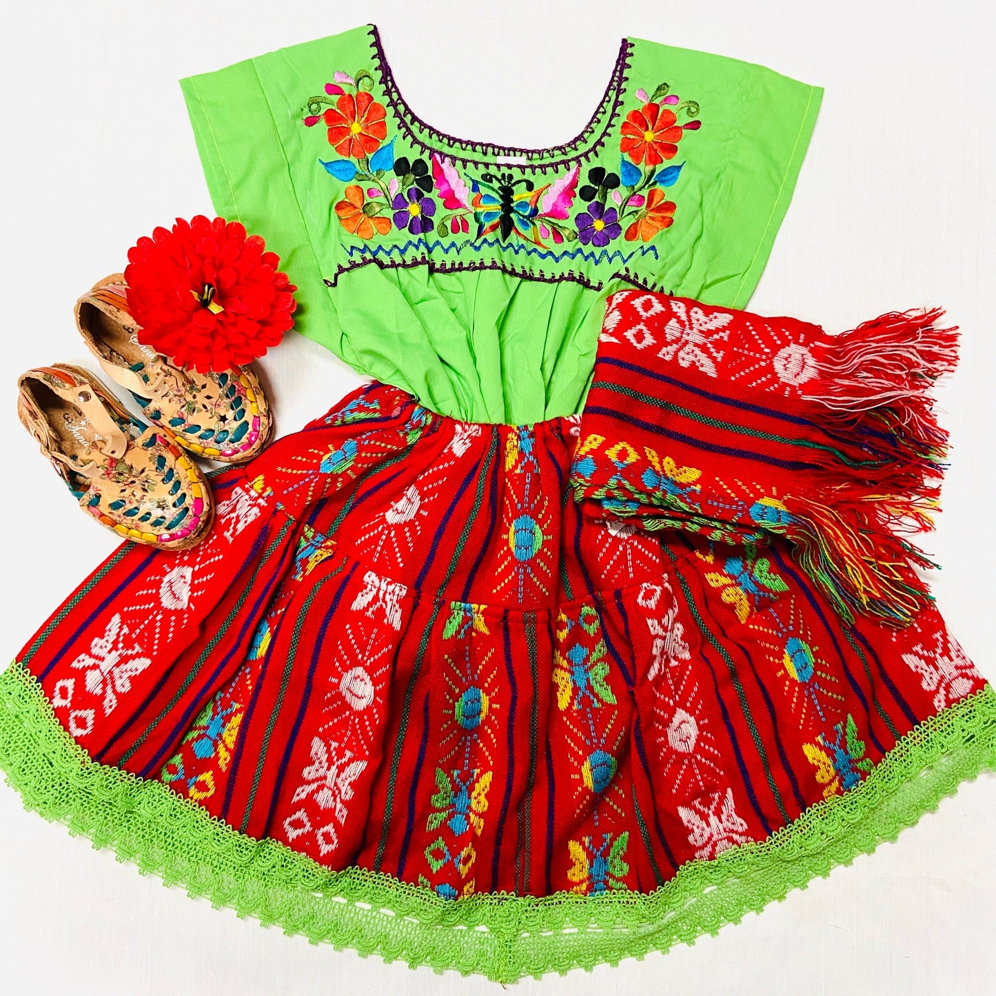 Size 1T Traje Nina 12 de Diciembre - Indita / Children set