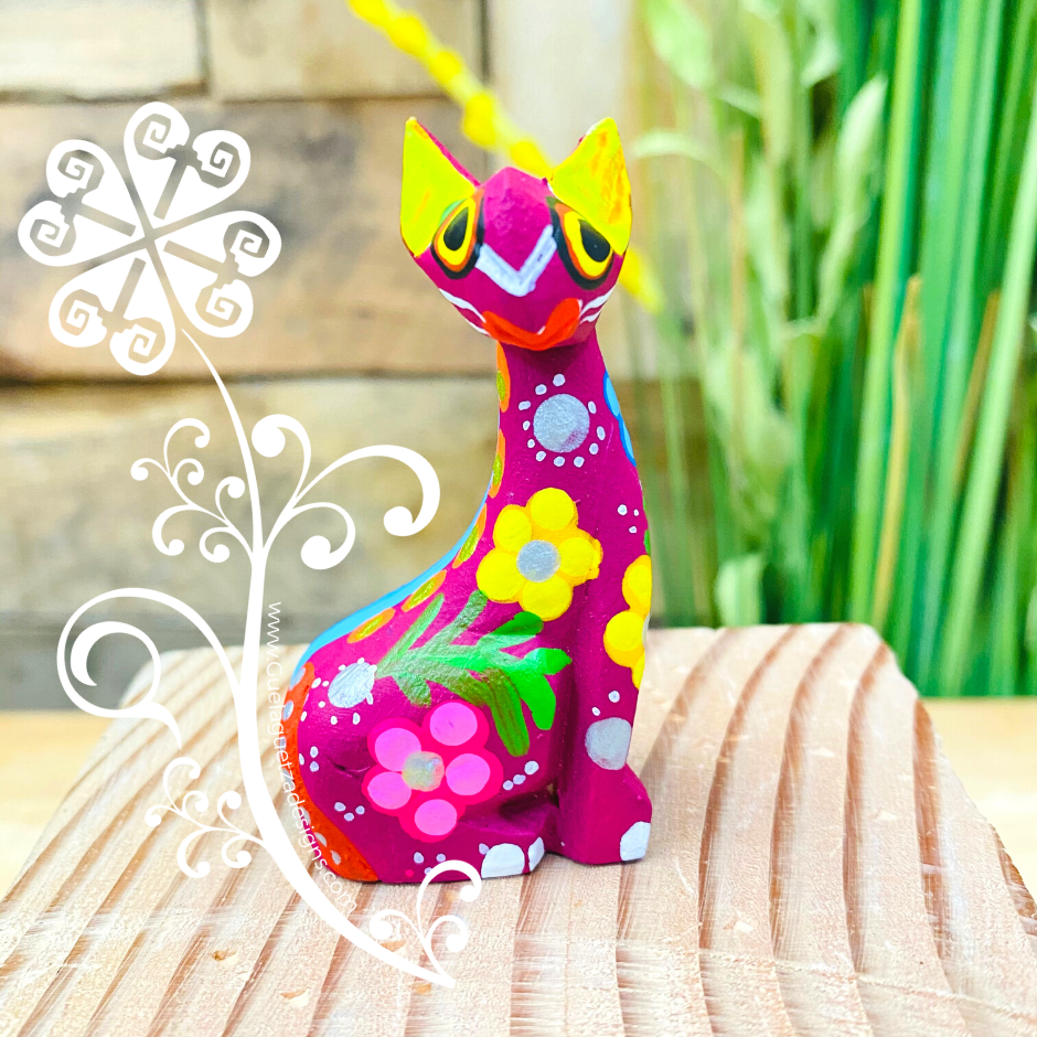 Mini Egyptian Cat Alebrije Handcarve Wood Decoration Figure