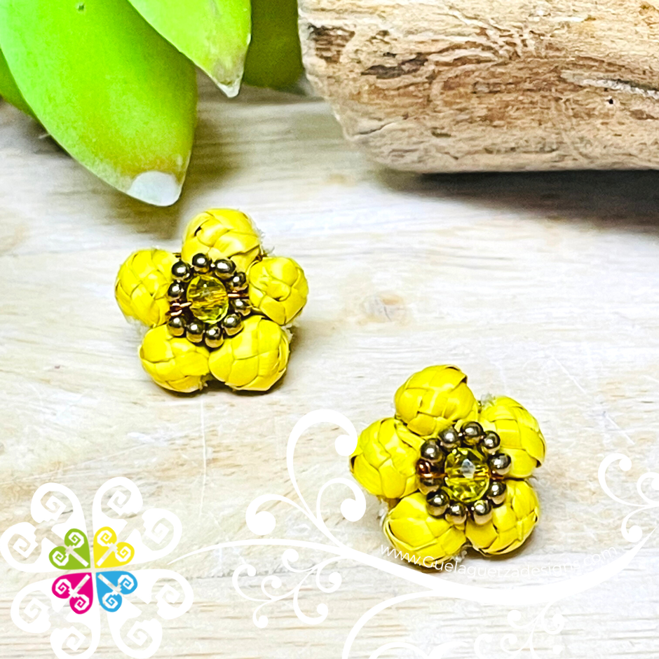 Daisy Studs - Palm Earrings