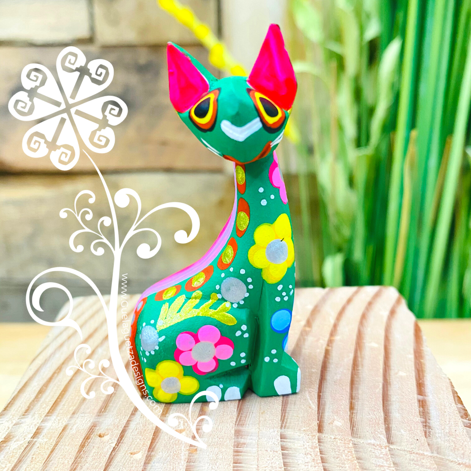 Mini Egyptian Cat Alebrije Handcarve Wood Decoration Figure