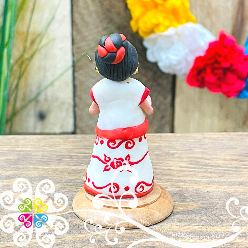 6- Colima Little Doll Figurine - Fondant Doll