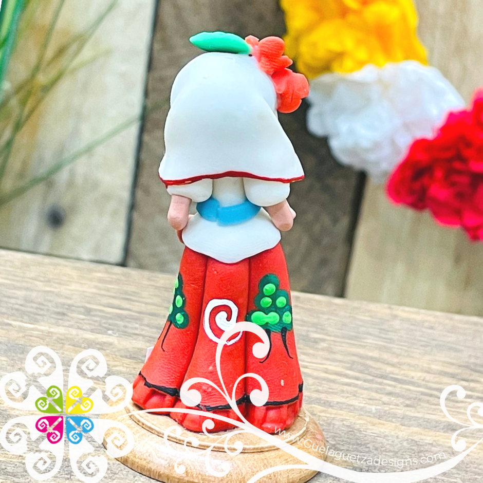 23- Quintanaroo Little Doll Figurine - Fondant Doll