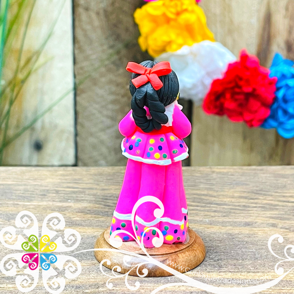 5- Coahuila Little Doll Figurine - Fondant Doll