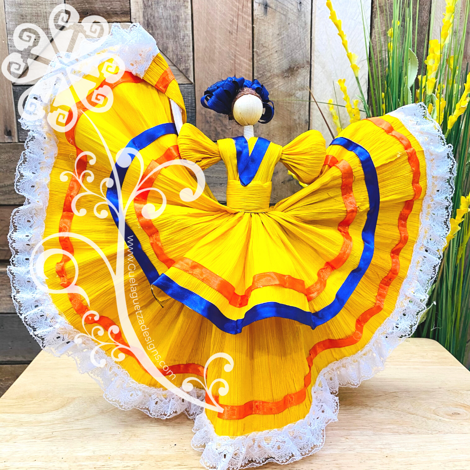 Large Corn Husk Doll - Wide Skirt