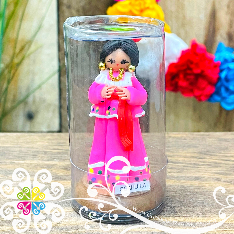 5- Coahuila Little Doll Figurine - Fondant Doll