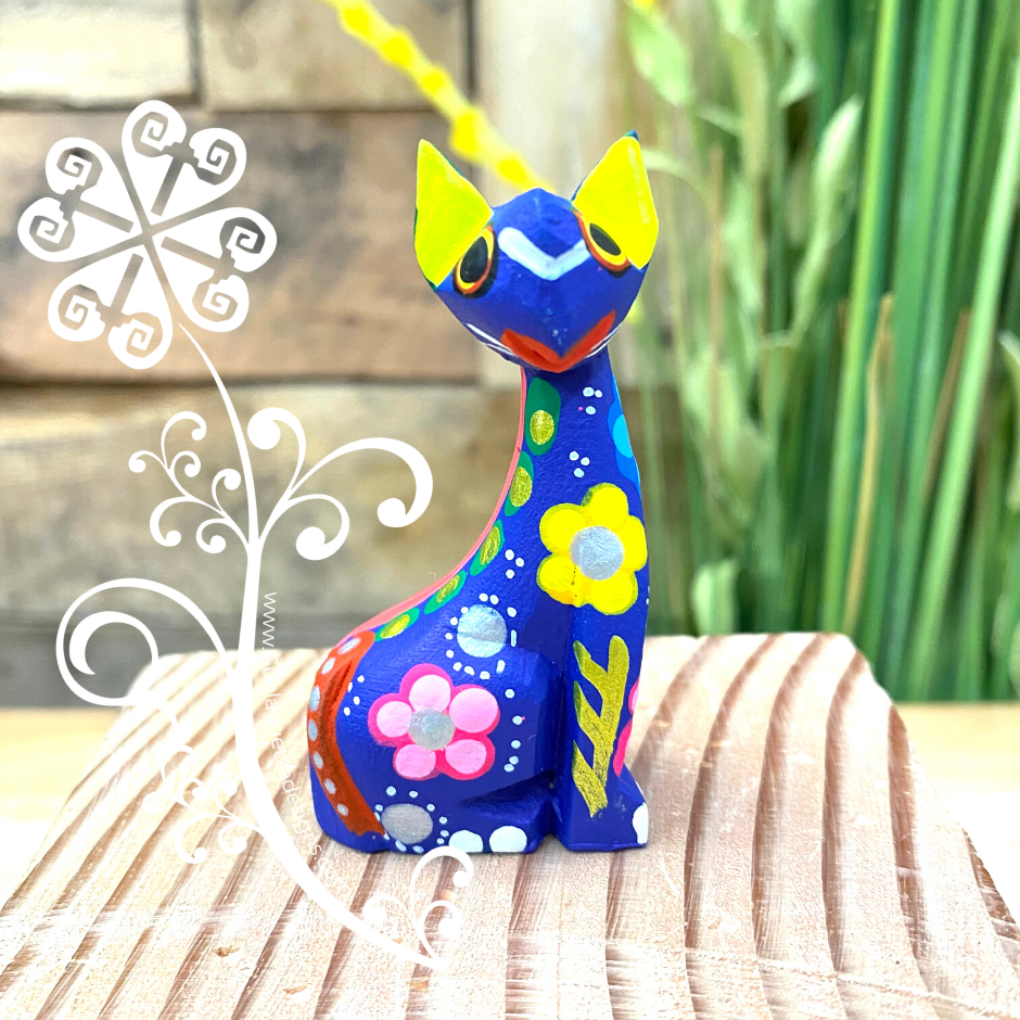 Mini Egyptian Cat Alebrije Handcarve Wood Decoration Figure