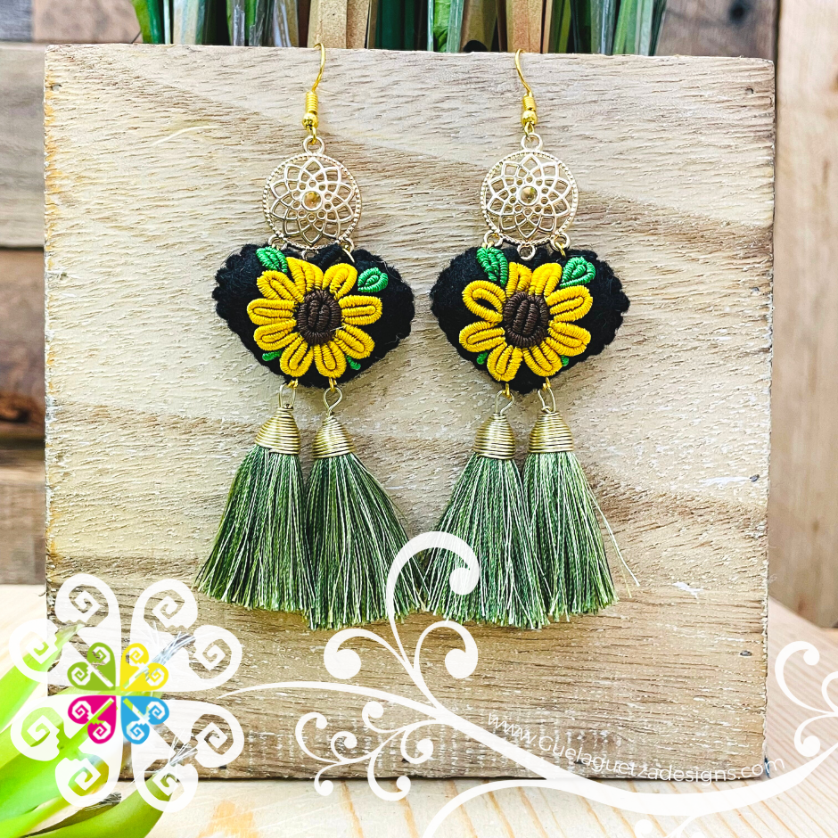 Dreamcatcher Hearth with Tassel Earrings