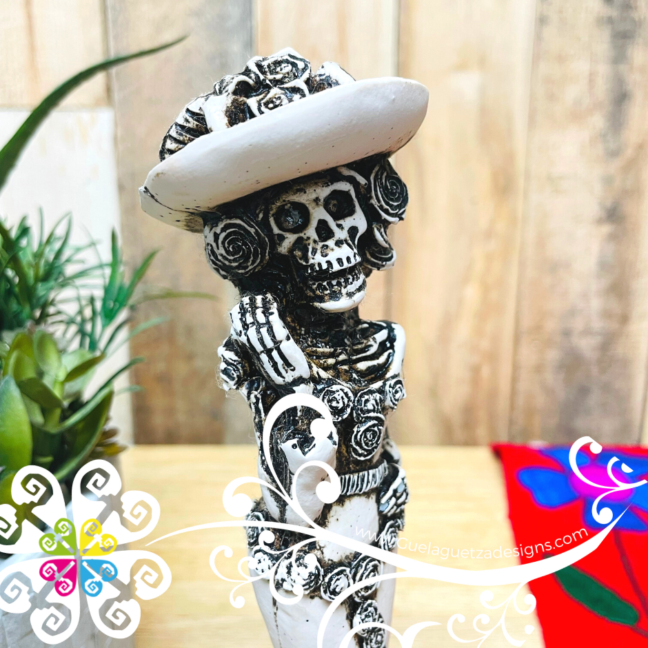 Medium Catrina Sexy - Day of the Dead Decoration Resin Statue