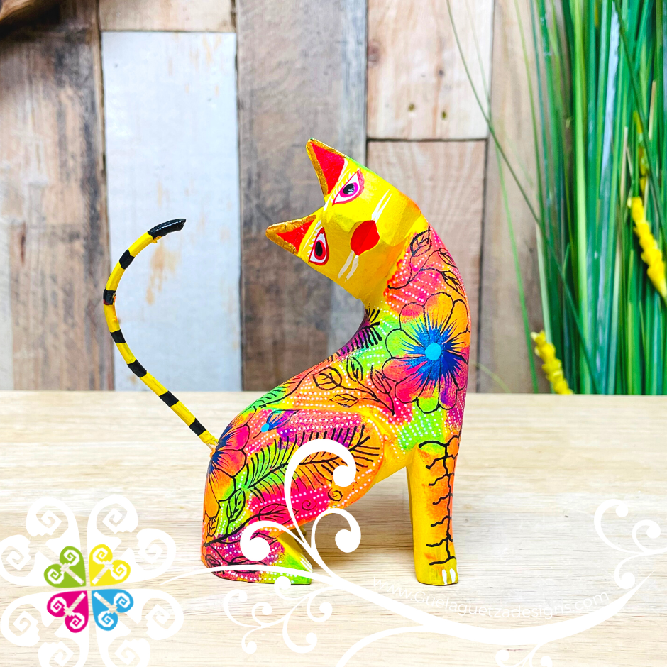 Medium Bending Cat Alebrije- Handcarve Wood Decoration Figure