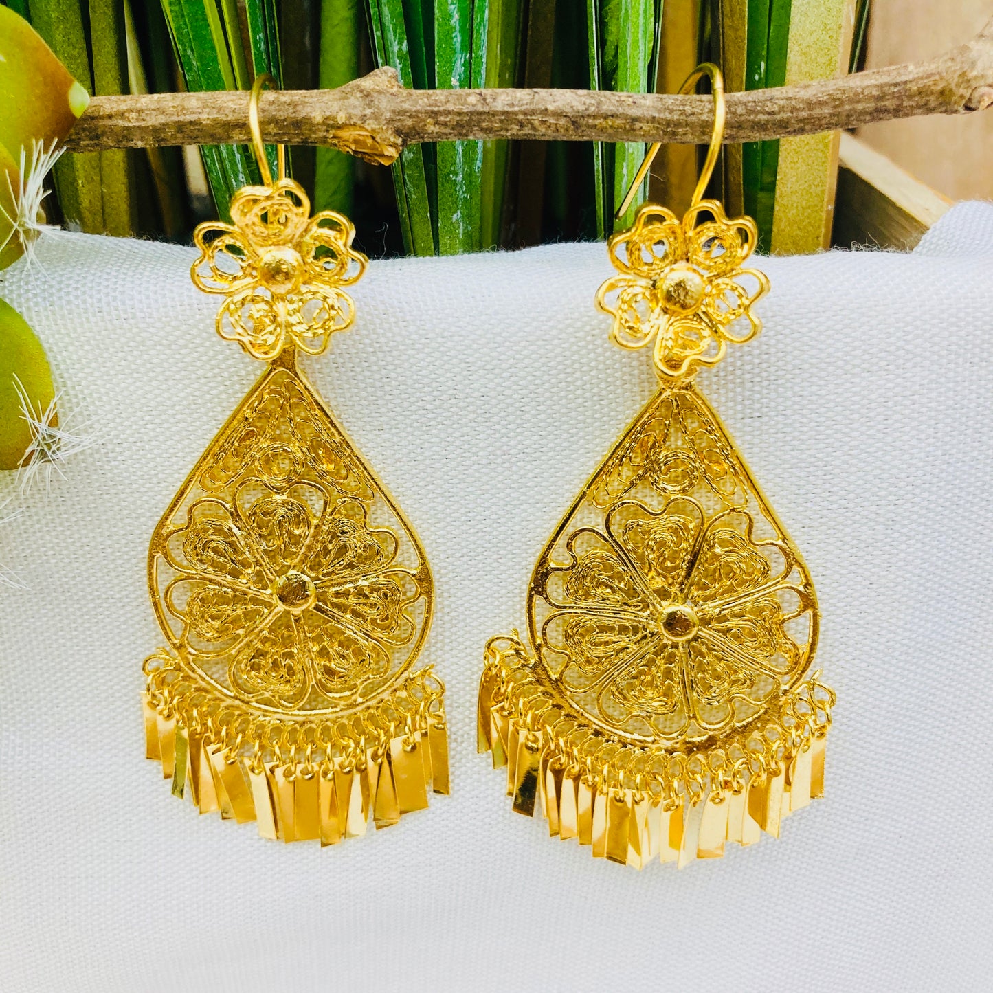 Medium Gold Filigrana Artisan Earrings